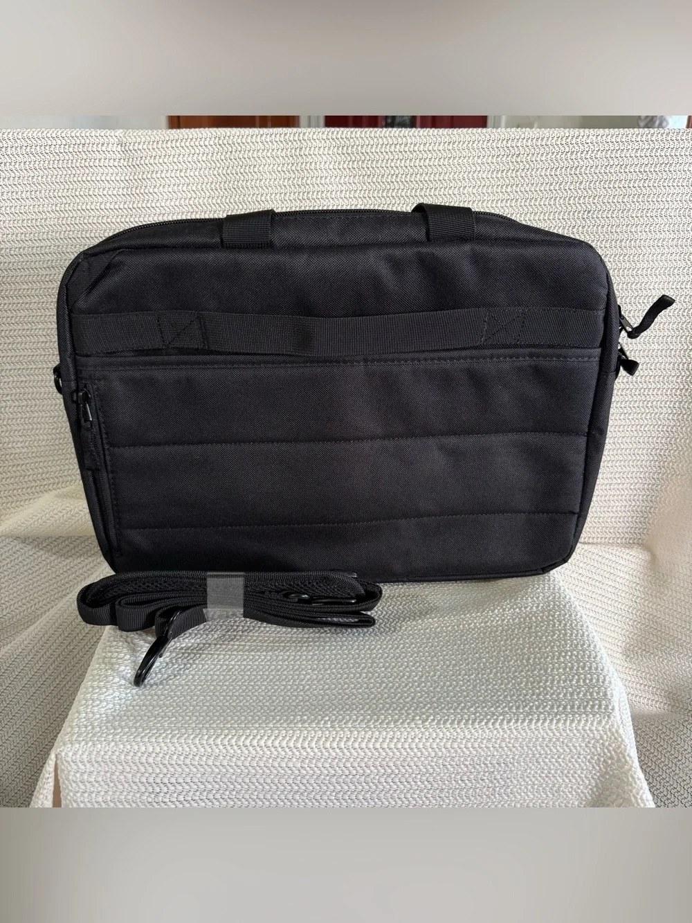 HP Professional 15.6” Laptop Bag Black Shoulder Strap 500S7AA New